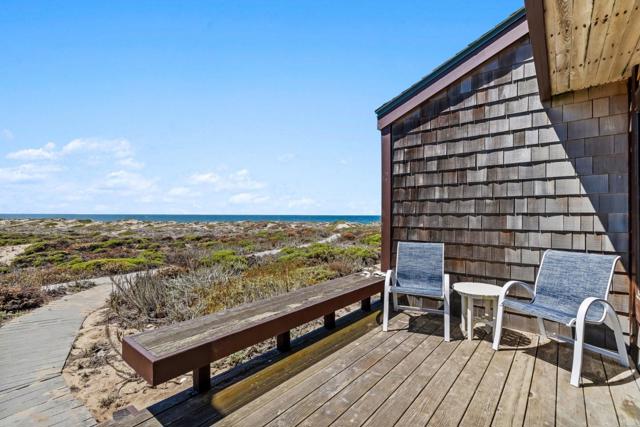 338 Monterey Dunes Way, Moss Landing CA: https://media.crmls.org/mediaz/f4b77d7f-98a8-4b15-811b-b384eb193846.jpg