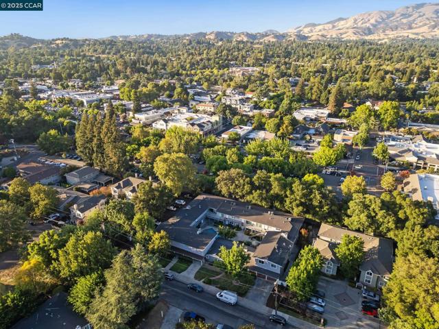 200 El Dorado Ave, Danville CA: https://media.crmls.org/mediaz/f4b7b954-a23e-4ff2-b436-5967ff55180e.jpg