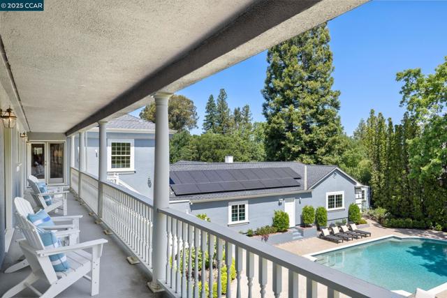 2398 Ironwood Pl, Alamo CA: https://media.crmls.org/mediaz/f4b7bfef-28df-4b98-b412-8702c6e83a4b.jpg