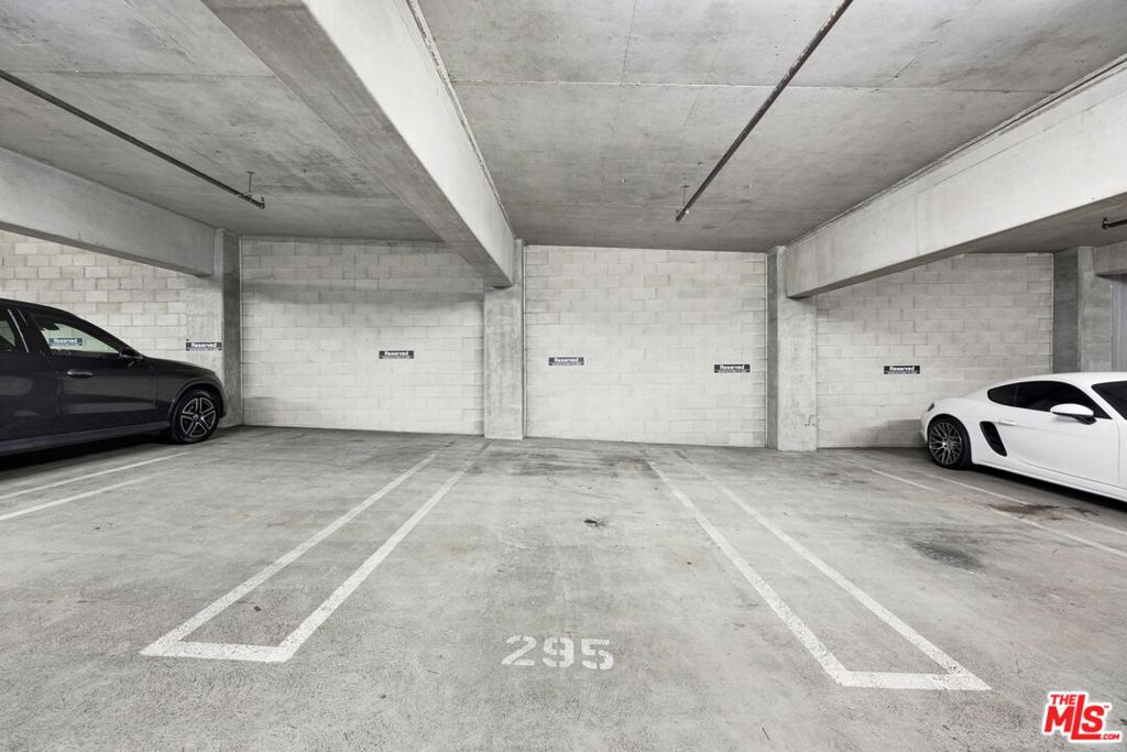 https://media.crmls.org/mediaz/f4b81208-378f-4a48-b5c5-2afdab6028e6.jpg?preset=X-Large