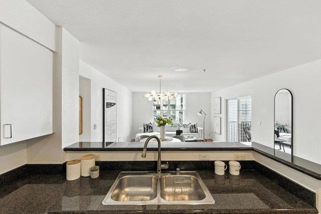 8200 Oceanview Terrace, San Francisco CA: https://media.crmls.org/mediaz/f4b88c91-bb88-4e61-a17a-caf138eb5d79.jpg