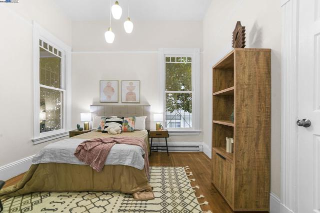 2349 Waverly St, Oakland CA: https://media.crmls.org/mediaz/f4b8ba28-cf4d-4a74-9951-9dded073db40.jpg