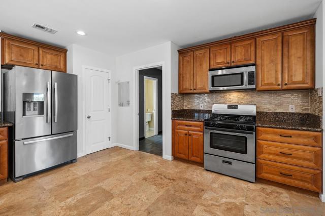 10620 Garden Way, Spring Valley CA: https://media.crmls.org/mediaz/f4b91f52-258e-4ed3-bc1a-e1849849bd7c.jpg