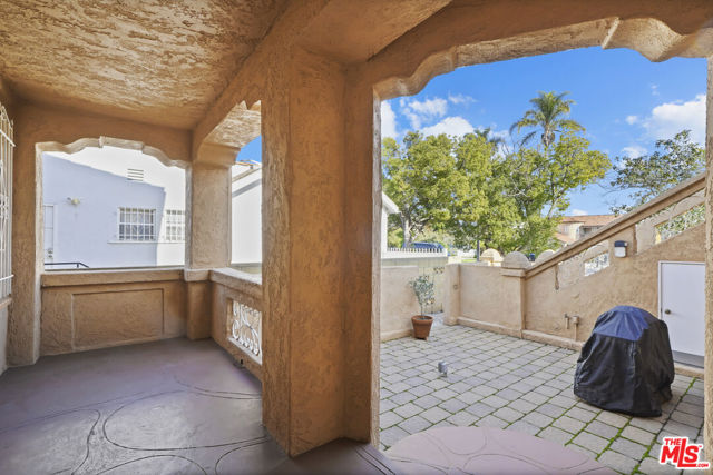 1143 S Rimpau Boulevard, Los Angeles CA: https://media.crmls.org/mediaz/f4b99a5c-eb35-476d-9f16-0cccc490ee3a.jpg