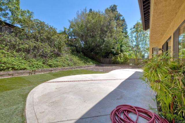 3533 Sitio Baya, Carlsbad CA: https://media.crmls.org/mediaz/f4bb01eb-034a-459f-ae2d-cdaeb922a349.jpg