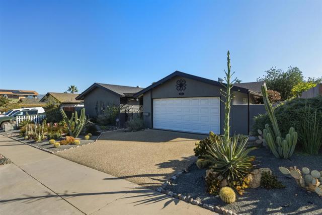 Detail Gallery Image 5 of 58 For 1637 Oak Hill, Escondido,  CA 92027 - 3 Beds | 2 Baths