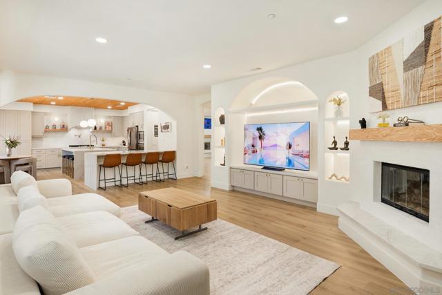 10528 Pinion Trl, Escondido CA: https://media.crmls.org/mediaz/f4bb6809-5fe7-4bef-bb56-a448def0cb91.jpg