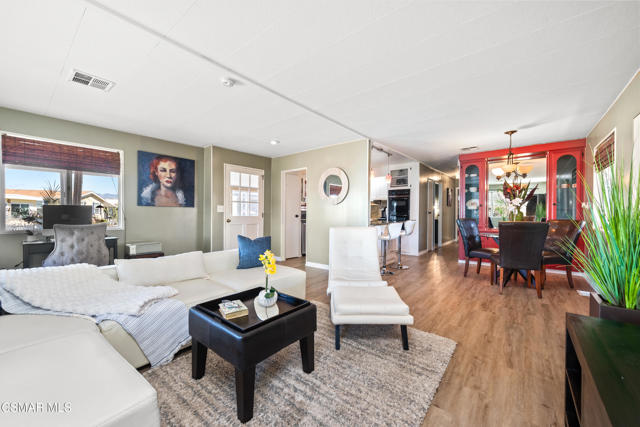 4388 Central Avenue, Camarillo CA: https://media.crmls.org/mediaz/f4bde517-90e6-4842-a5d5-522ba18363d1.jpg