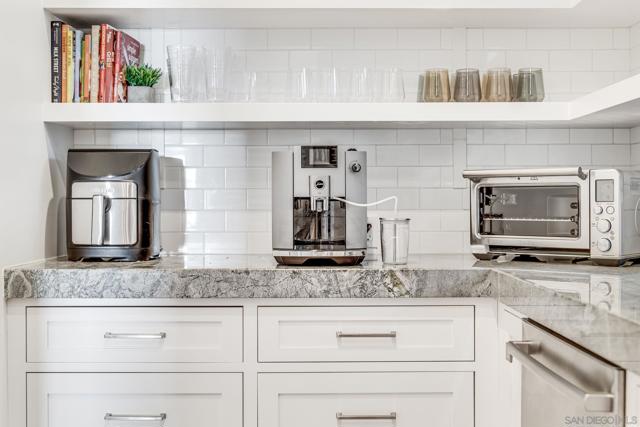282 Neptune Avenue, Encinitas CA: https://media.crmls.org/mediaz/f4bdf25e-afad-44c7-928a-d9f0a02fce44.jpg