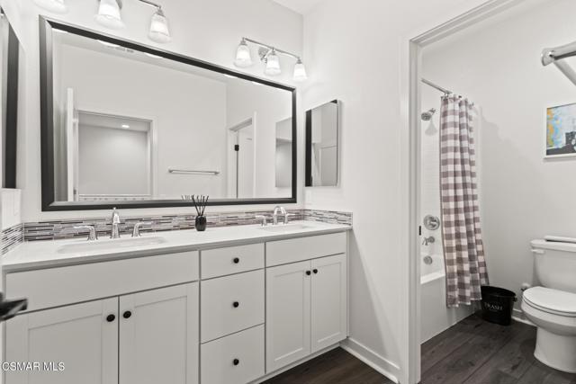 230 Farmhouse Drive, Simi Valley CA: https://media.crmls.org/mediaz/f4be8528-f935-49e3-98a1-b93cc5a1c810.jpg