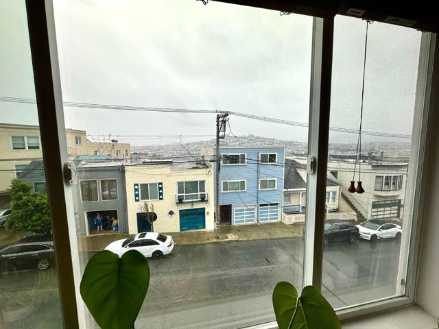 474 Arlington Street, San Francisco CA: https://media.crmls.org/mediaz/f4bf20cc-19c3-41b5-9aeb-667c24bb2f9d.jpg