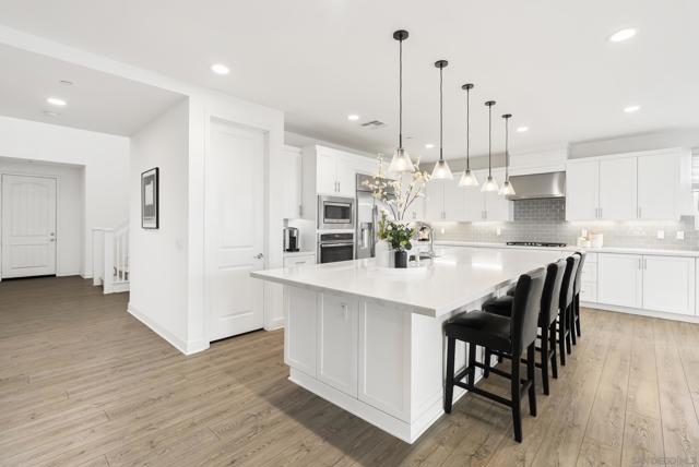1409 Apex Place, Escondido CA: https://media.crmls.org/mediaz/f4bf3054-7958-4f3b-8a57-6aeacd0871d1.jpg