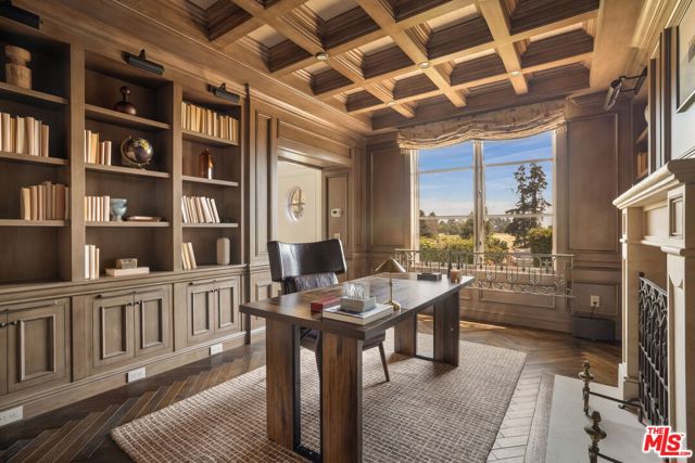 5 Bed Home for Sale in Los Angeles, California