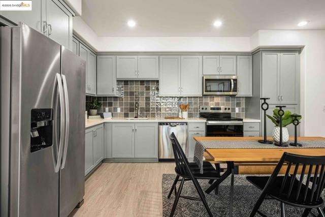 501 Somi, Hayward, California 94544, 2 Bedrooms Bedrooms, ,2 BathroomsBathrooms,Condominium,For Sale,Somi,41113727