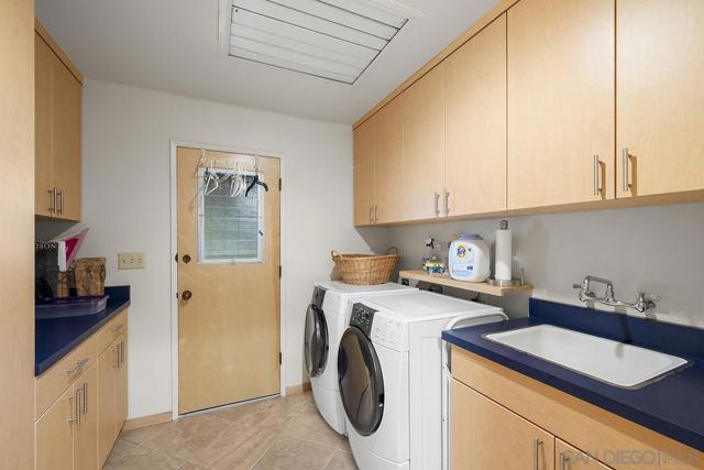 6346 Ridge Manor Avenue, San Diego CA: https://media.crmls.org/mediaz/f4c03c43-7ee8-4312-890a-af53df6ee4a6.jpg