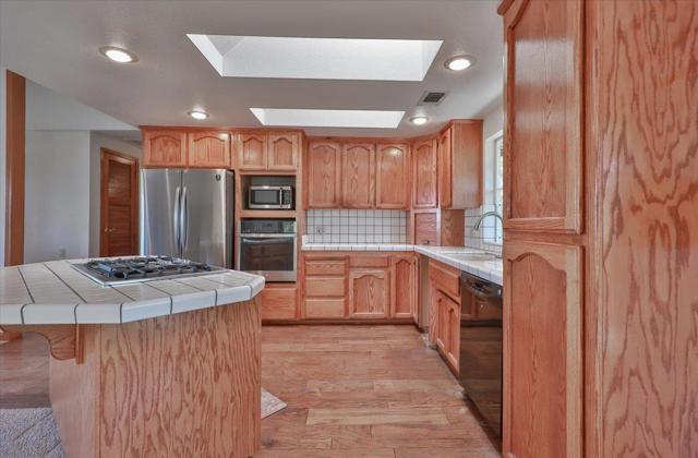 1416 Blue Tent Court,  CA: https://media.crmls.org/mediaz/f4c14e34-b2b6-4371-a2a1-521a4daf2647.jpg