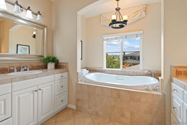1008 Brightwood Drive., San Marcos CA: https://media.crmls.org/mediaz/f4c17842-5a64-4873-91b8-15ba12801d22.jpg