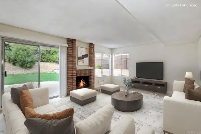 169 Camino Entrada, Chula Vista CA: https://media.crmls.org/mediaz/f4c1835c-6aed-44ac-a968-e715f49b0511.jpg