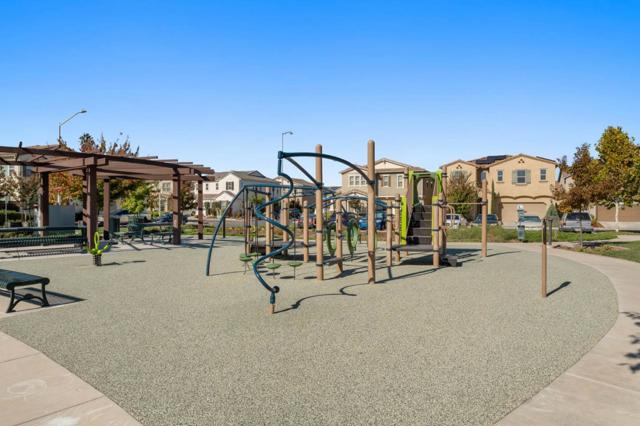 714 Sullivan Way, Gilroy CA: https://media.crmls.org/mediaz/f4c1acbe-8f33-4735-9657-e6592999d91e.jpg