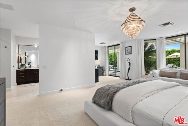 6 Exeter Court, Rancho Mirage CA: https://media.crmls.org/mediaz/f4c1c35a-64f4-4fe7-aa52-bcddf75a071d.jpg