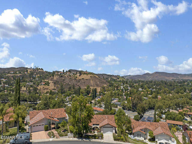 2031 Channelford Road, Westlake Village CA: https://media.crmls.org/mediaz/f4c24dc3-8eea-4fc7-9760-39de0165246a.jpg