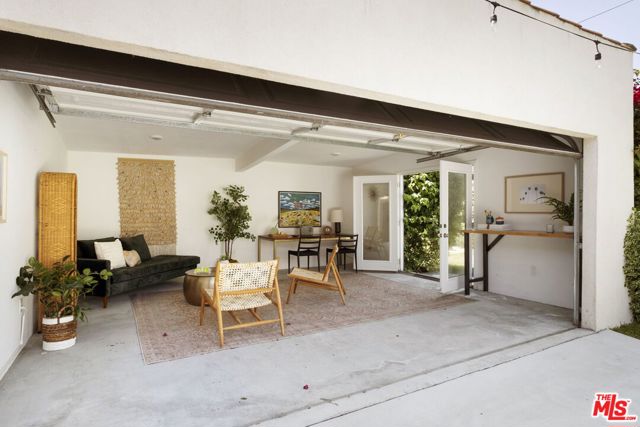 2907 Potomac Avenue, Los Angeles CA: https://media.crmls.org/mediaz/f4c2a986-e9a1-4988-b367-bb74b8e630f3.jpg