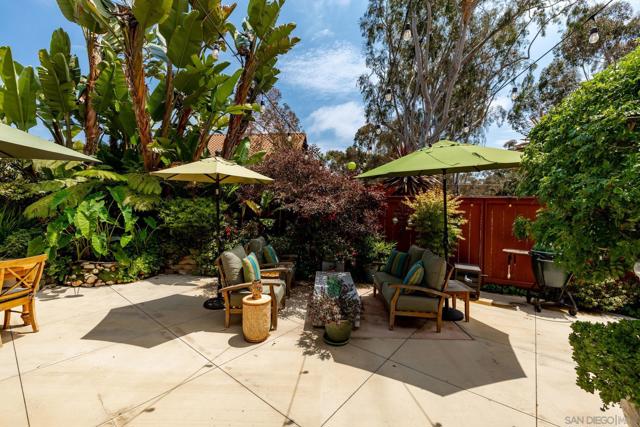 2708 Grove Ave, Carlsbad CA: https://media.crmls.org/mediaz/f4c30883-1ec1-4a9d-88cb-165e7bdbb346.jpg