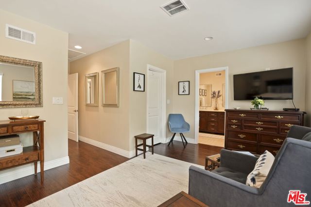 10501 Forbes Avenue photo 15