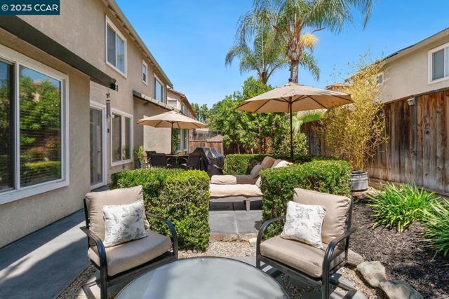96 Heritage Way, Brentwood CA: https://media.crmls.org/mediaz/f4c3df93-612a-4e2f-8351-4331351b09bd.jpg