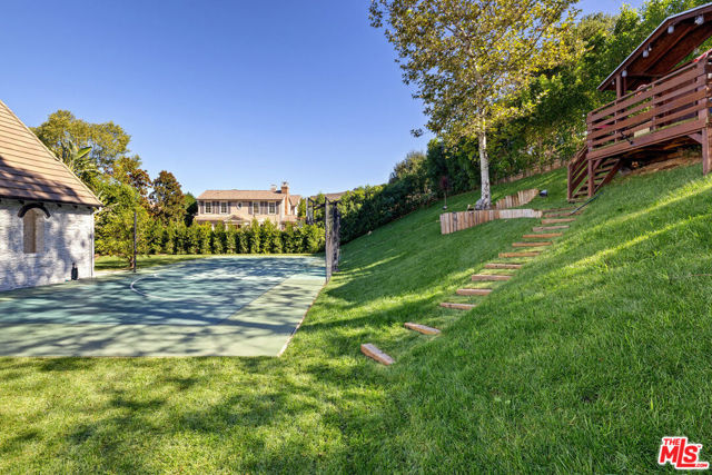 3801 Prado Del Trigo, Calabasas CA: https://media.crmls.org/mediaz/f4c42816-56a9-4ad6-8d33-c94b29266623.jpg
