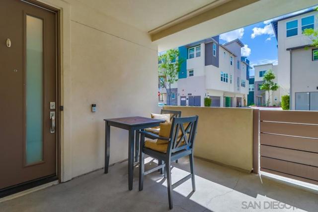 1875 Observation Way, Chula Vista CA: https://media.crmls.org/mediaz/f4c45e59-754b-4805-8305-a143c321f286.jpg