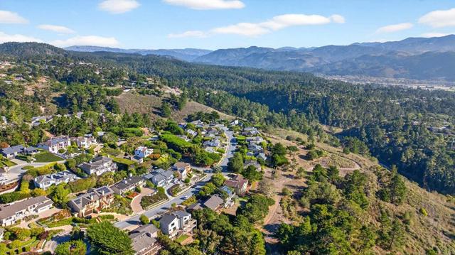 3475 Edgefield Place, Carmel CA: https://media.crmls.org/mediaz/f4c47859-be78-4dcb-bde7-8a5ef7a19ef7.jpg