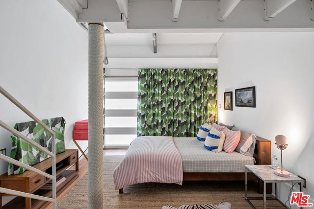 2690 Hollyridge Drive, Los Angeles CA: https://media.crmls.org/mediaz/f4c4b043-883e-47f8-ad70-9da4803f4876.jpg