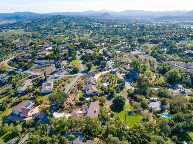 2610 Sunset Hills, Escondido CA: https://media.crmls.org/mediaz/f4c56e58-48a2-4649-98f7-40f8fc69b2a8.jpg