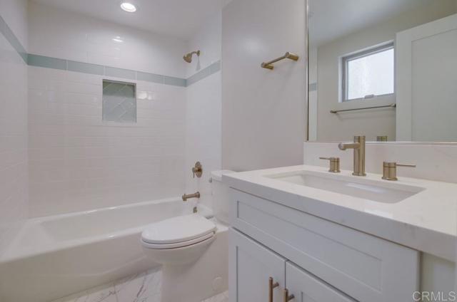 Image 21 of 33 For 855 Sapphire St
