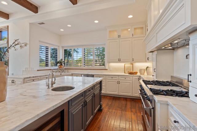 Image 19 of 69 For 8080 La Jolla Scenic Dr