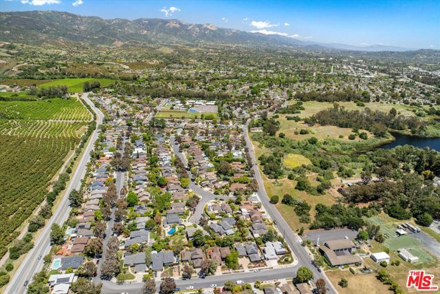 6591 Camino Venturoso, Goleta CA: https://media.crmls.org/mediaz/f4c6cc19-7112-440b-b56c-60fa83fe45d8.jpg