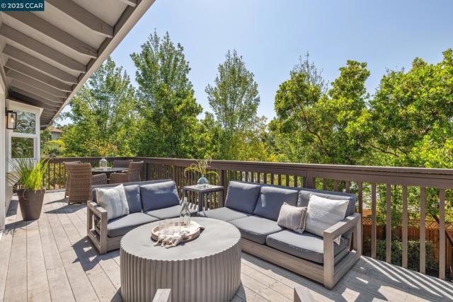 561 Morecroft Road, Lafayette CA: https://media.crmls.org/mediaz/f4c71fcd-b12c-41f9-8ab4-4622f49f68d7.jpg
