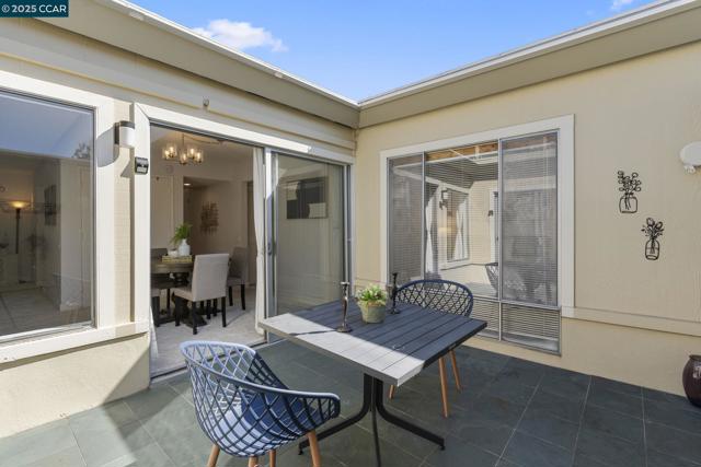 2017 Pine Knoll Dr, Walnut Creek CA: https://media.crmls.org/mediaz/f4c72da7-750f-4254-ae92-b8e44408a642.jpg