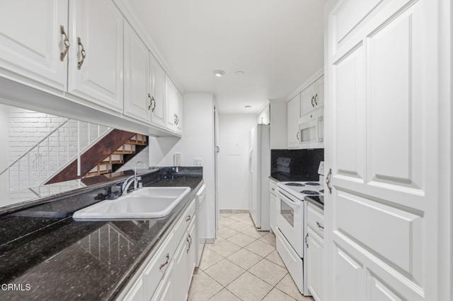 Detail Gallery Image 9 of 22 For 1105 Bryce Way, Ventura,  CA 93003 - 2 Beds | 1 Baths