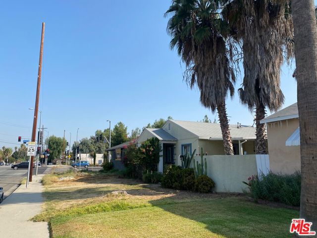 6036 Lindley Avenue photo 5
