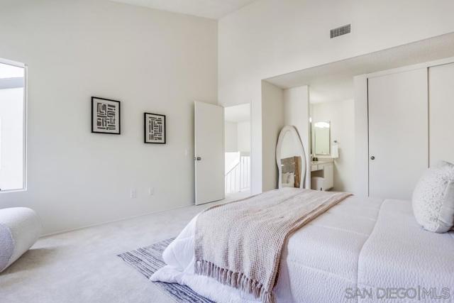 5450 Kiowa Dr, La Mesa CA: https://media.crmls.org/mediaz/f4c79731-c95c-44b9-a02c-168c5ff03865.jpg