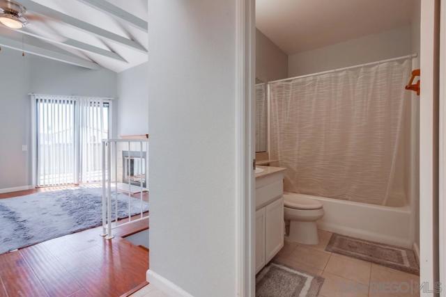 4527 Contour Blvd., San Diego CA: https://media.crmls.org/mediaz/f4c7a1a9-da53-4b88-862f-ab3f557d7e67.jpg