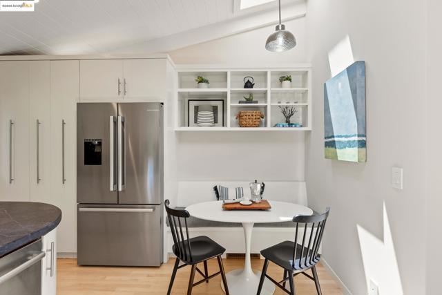 20 Ascot Ct, Oakland CA: https://media.crmls.org/mediaz/f4c7f0e6-2a04-4e59-bbb3-3a684dbc8b94.jpg