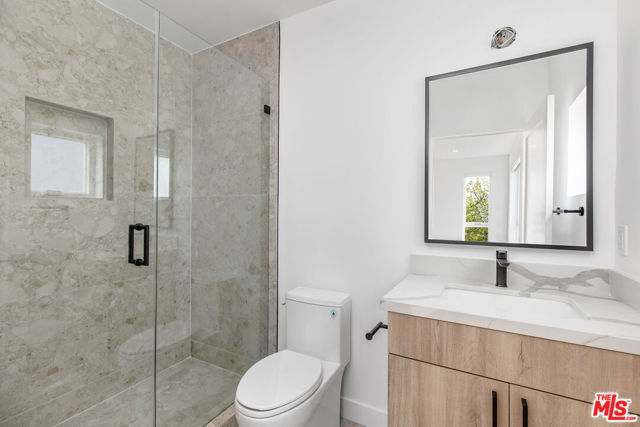 1616 S Sycamore Avenue, Los Angeles CA: https://media.crmls.org/mediaz/f4c86e15-9b14-451c-9834-efa3d0740b56.jpg