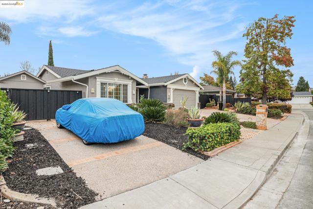 410 Kevin Ct, San Ramon CA: https://media.crmls.org/mediaz/f4c92517-fb7c-4816-a179-80a3284321fe.jpg