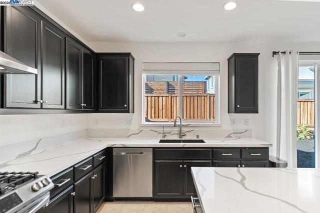 Image 15 of 28 For 2526 Modena Dr
