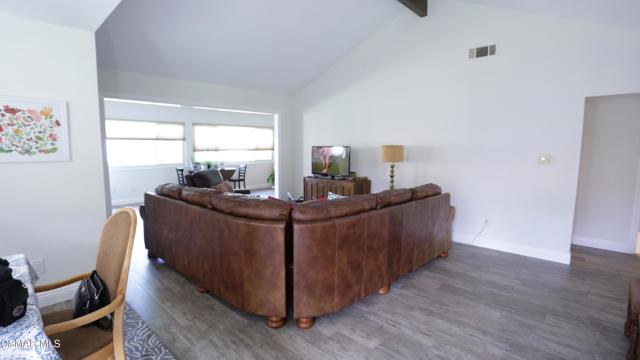 35205 Village 35, Camarillo CA: https://media.crmls.org/mediaz/f4c99b2e-9369-4eea-ae4e-d271f6db53dc.jpg