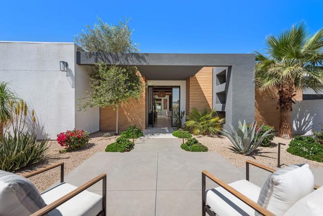 43421 Joshua Road, Rancho Mirage CA: https://media.crmls.org/mediaz/f4ca43f5-35bd-4b9c-952e-806e5e4b18a3.jpg