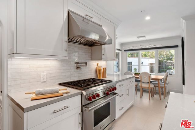 616 21st Street, Santa Monica CA: https://media.crmls.org/mediaz/f4ca7306-7795-4eb1-8b67-7c92861ce64e.jpg